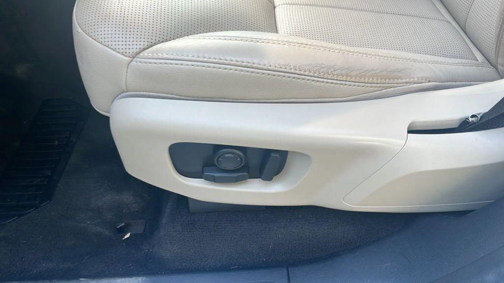 used 2018 Land Rover Discovery car, priced at $18,500