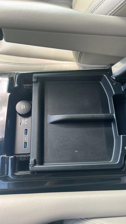 used 2018 Land Rover Discovery car, priced at $18,500