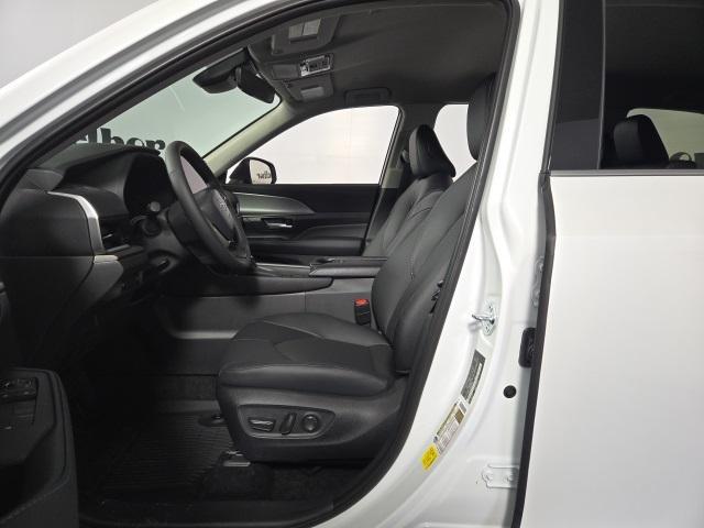 new 2025 Toyota Grand Highlander car, priced at $45,978