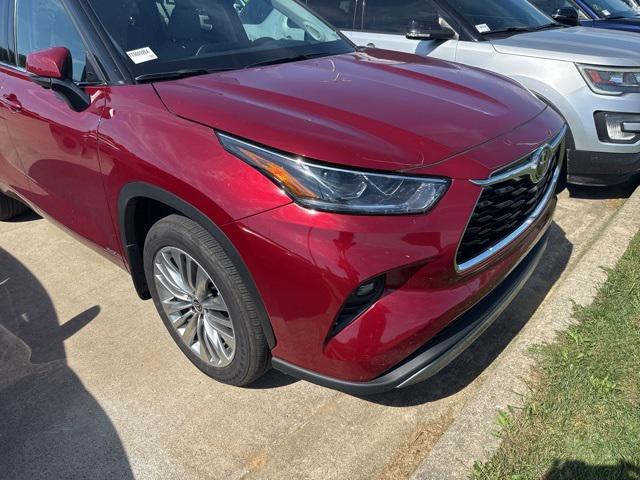 used 2025 Toyota Highlander Hybrid car, priced at $59,957