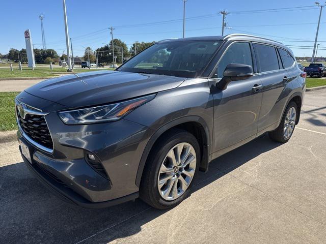 used 2020 Toyota Highlander car, priced at $28,928