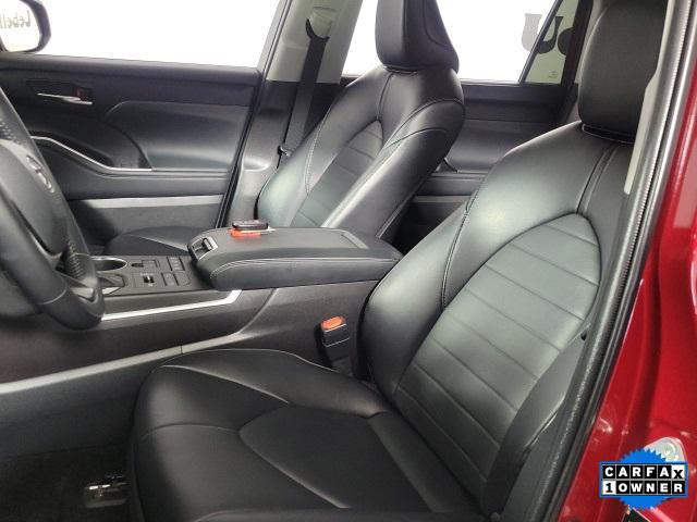 used 2022 Toyota Highlander car, priced at $32,829