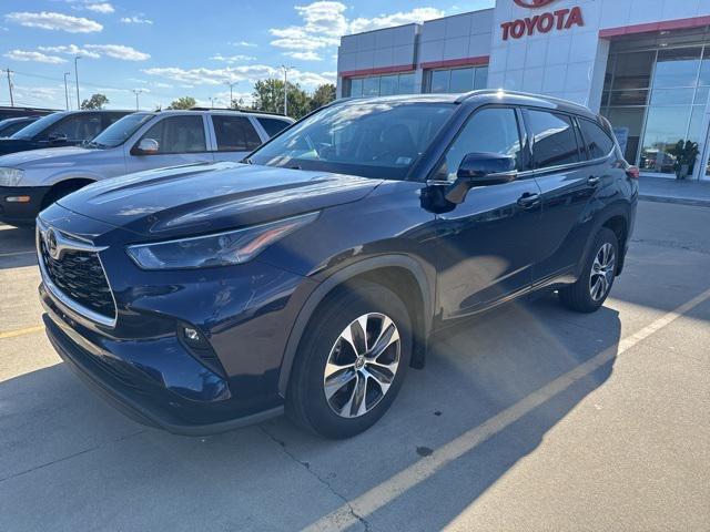used 2022 Toyota Highlander car, priced at $41,939