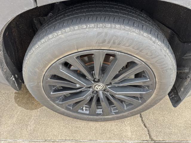 used 2023 Toyota Highlander car, priced at $39,938