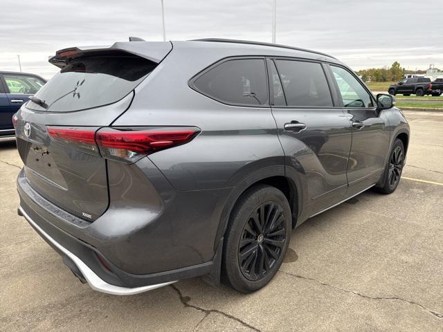 used 2023 Toyota Highlander car, priced at $39,938