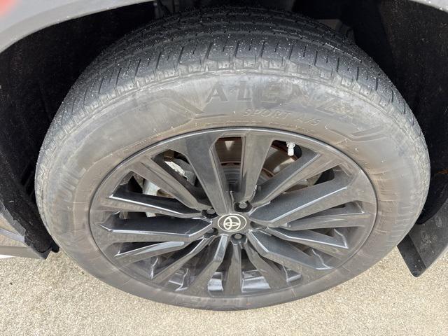 used 2023 Toyota Highlander car, priced at $39,938