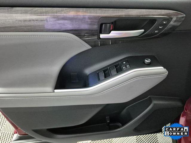 used 2020 Toyota Highlander car, priced at $34,931