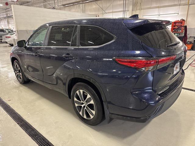 used 2023 Toyota Highlander car, priced at $34,934