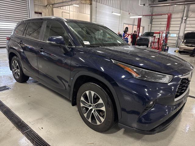 used 2023 Toyota Highlander car, priced at $34,934