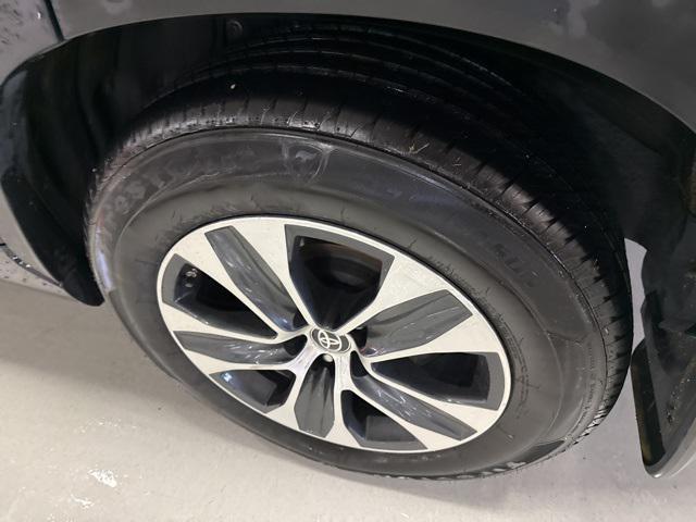 used 2023 Toyota Highlander car, priced at $34,934