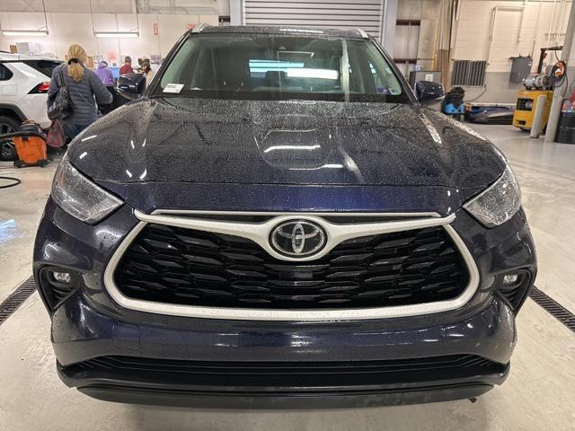 used 2023 Toyota Highlander car, priced at $34,934