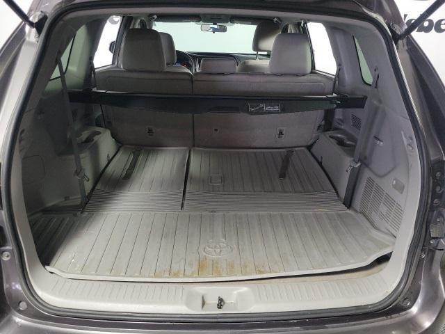 used 2015 Toyota Highlander car, priced at $13,911