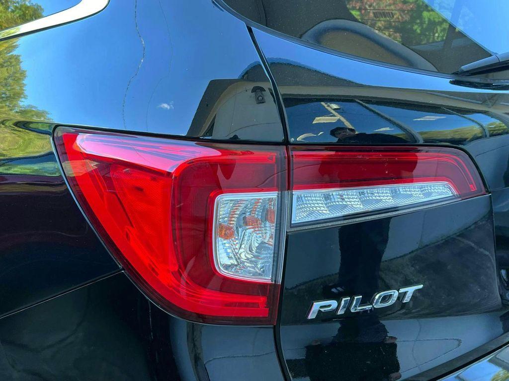 used 2022 Honda Pilot car, priced at $29,995