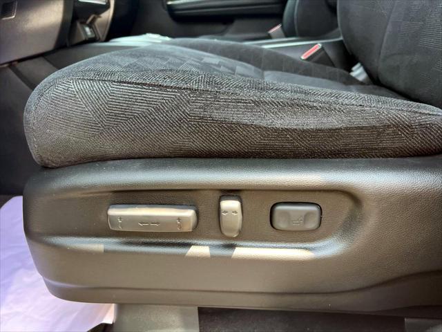 used 2022 Honda Pilot car, priced at $29,995
