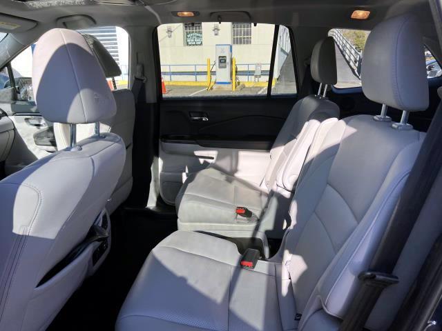 used 2022 Honda Pilot car, priced at $37,995