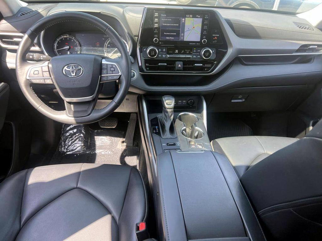 used 2022 Toyota Highlander car, priced at $34,995