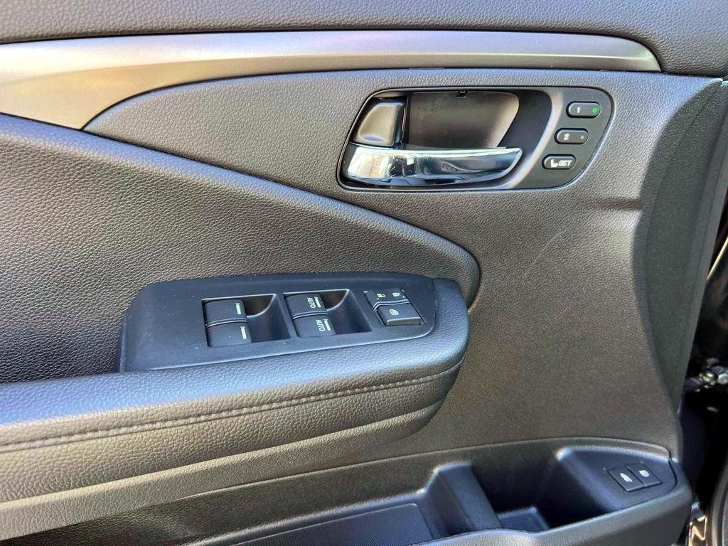 used 2022 Honda Pilot car, priced at $31,995