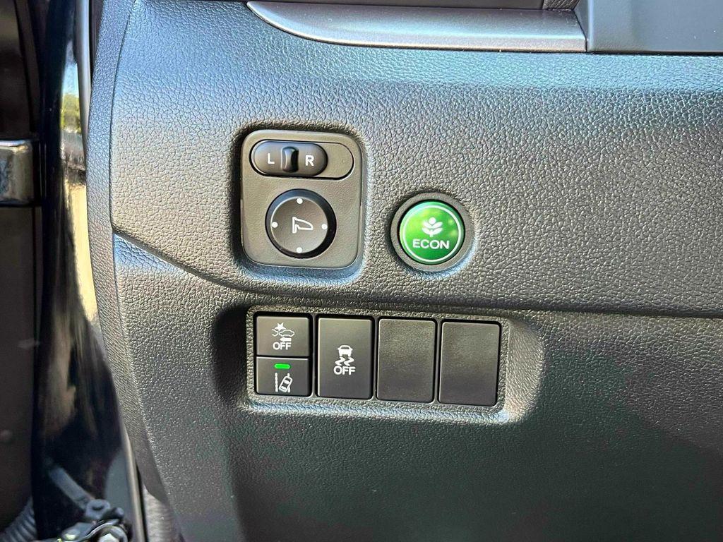 used 2022 Honda Pilot car, priced at $31,995