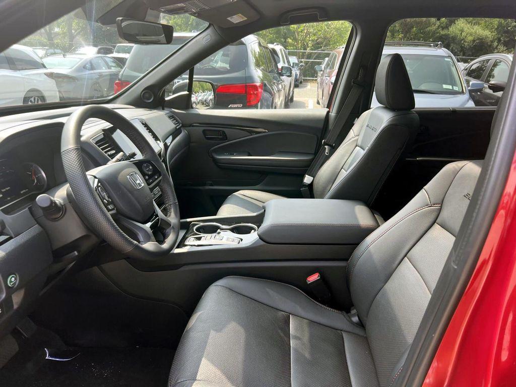 used 2025 Honda Passport car, priced at $39,495