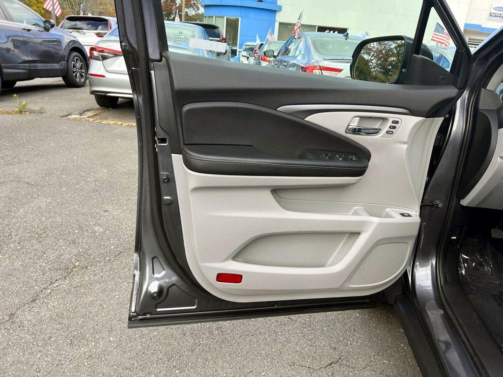 used 2023 Honda Ridgeline car, priced at $31,995