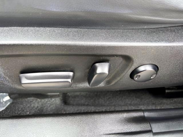 used 2019 Toyota Highlander car, priced at $28,999