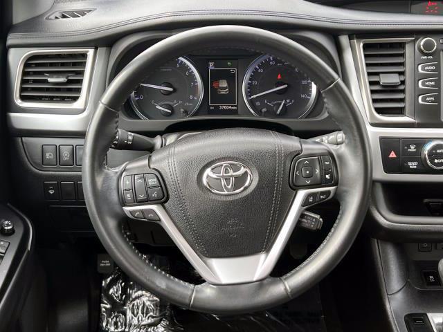 used 2019 Toyota Highlander car, priced at $28,999