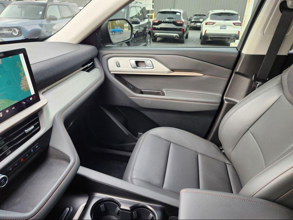 new 2025 Ford Explorer car, priced at $48,510