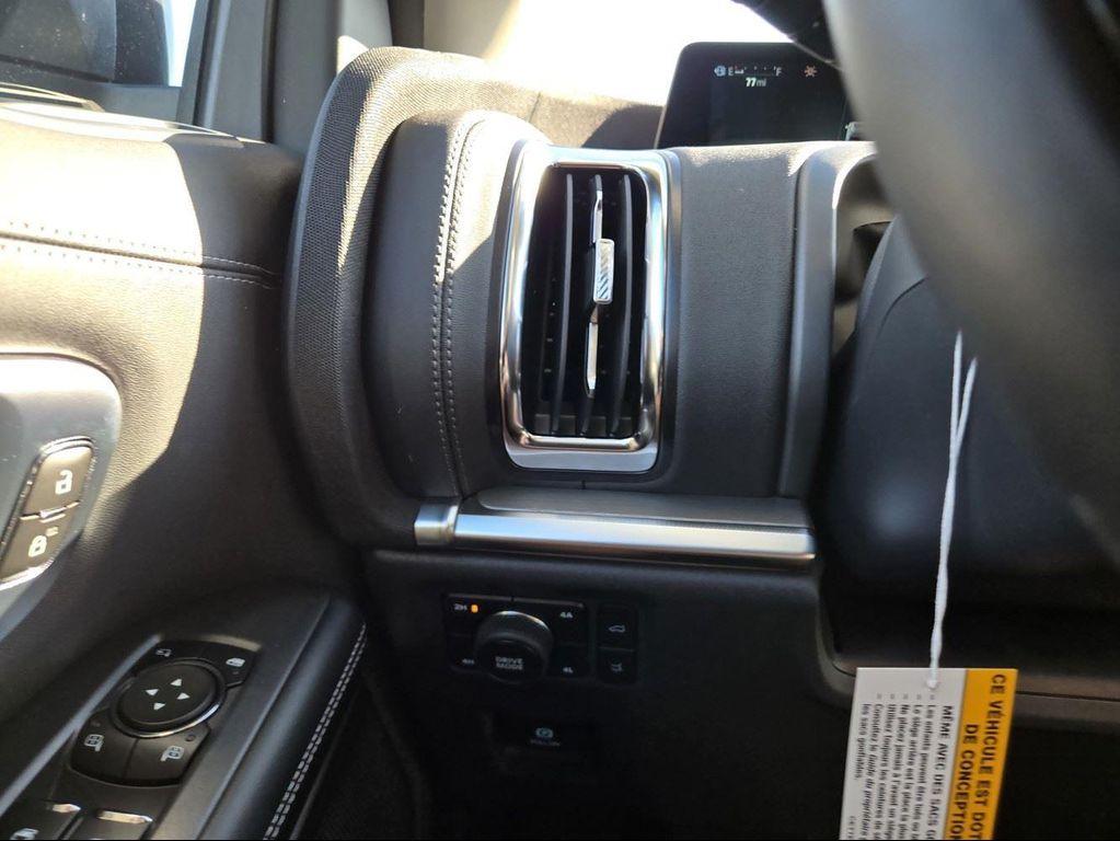 new 2025 Ford Expedition car, priced at $80,910