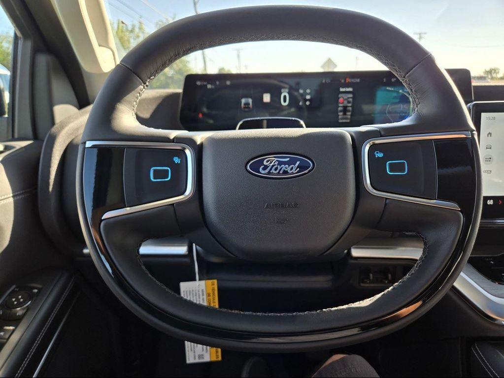 new 2025 Ford Expedition car, priced at $80,910