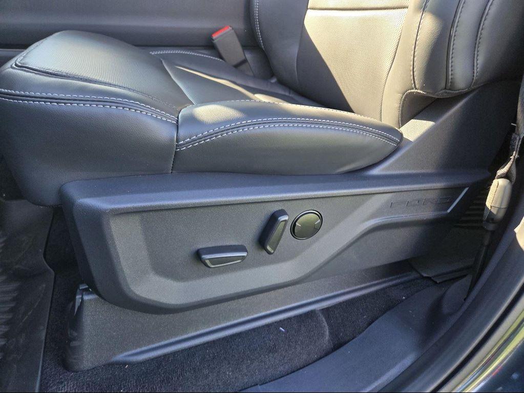 new 2025 Ford Expedition car, priced at $80,910