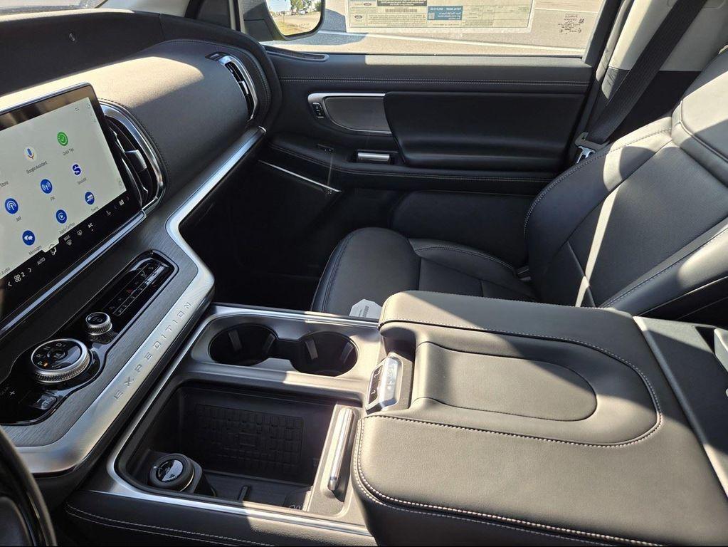 new 2025 Ford Expedition car, priced at $80,910