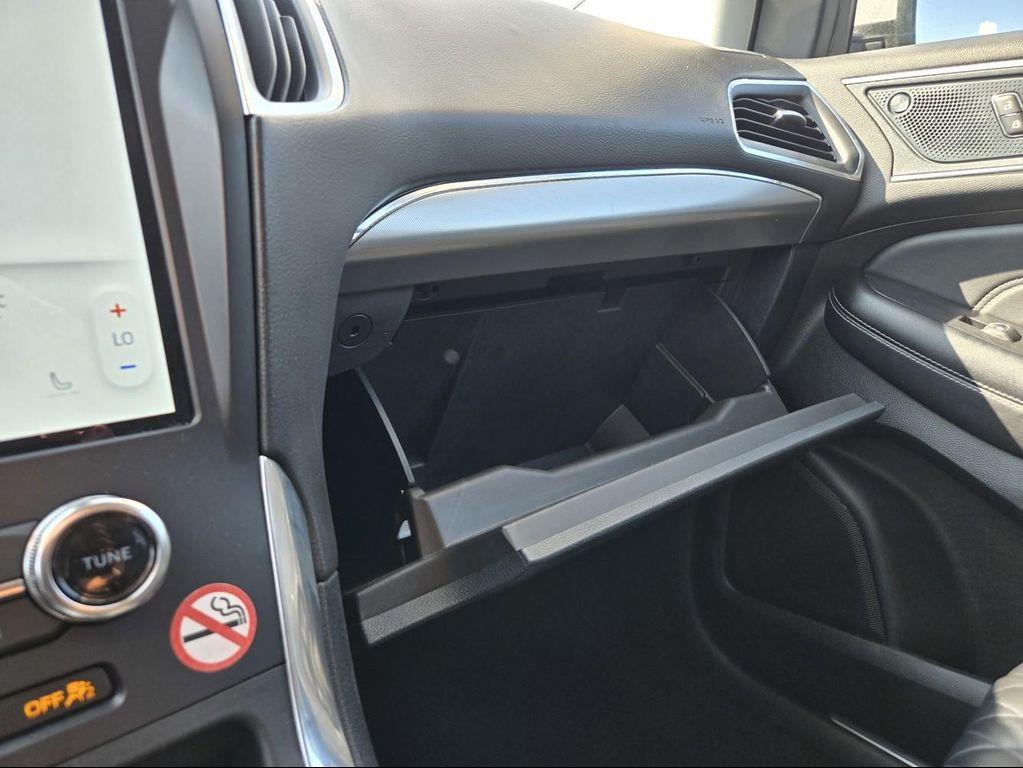 used 2024 Ford Edge car, priced at $31,998