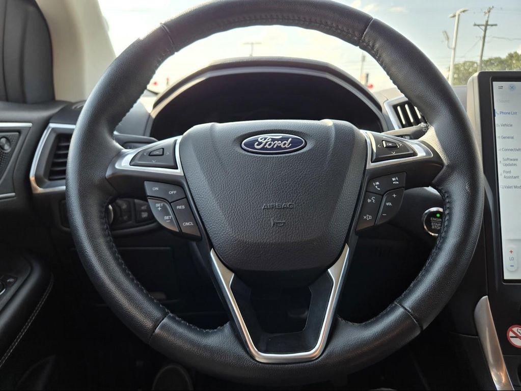 used 2024 Ford Edge car, priced at $31,998