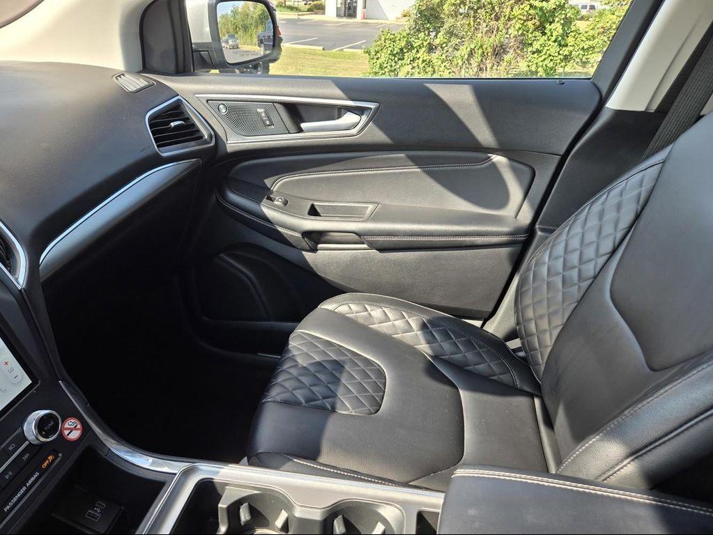 used 2024 Ford Edge car, priced at $31,998
