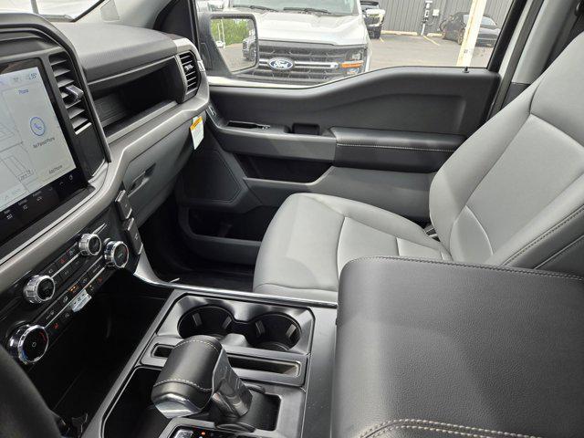 new 2025 Ford F-150 Lightning car