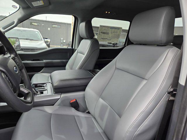 new 2025 Ford F-150 Lightning car
