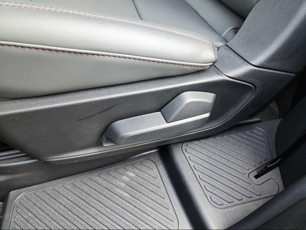 new 2025 Ford Explorer car, priced at $47,875