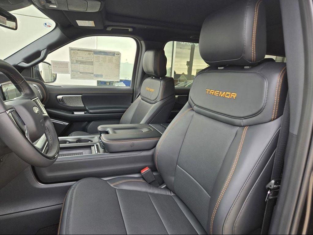 new 2025 Ford Expedition car, priced at $85,060