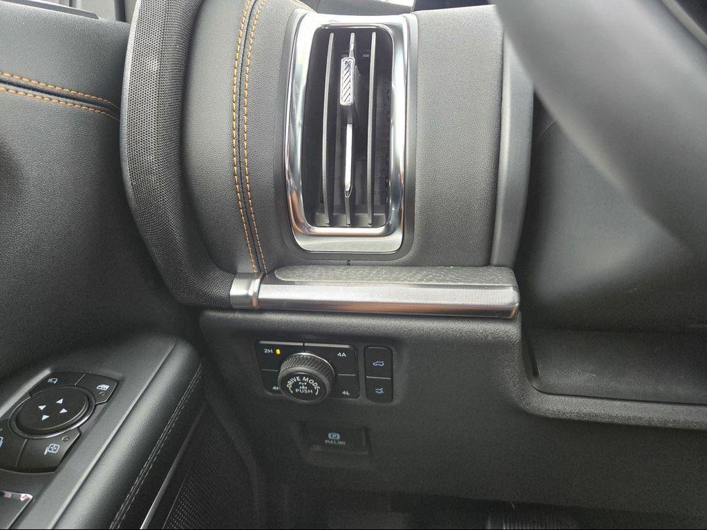 new 2025 Ford Expedition car, priced at $85,060