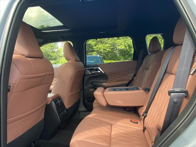 new 2025 Mitsubishi Outlander car, priced at $43,875