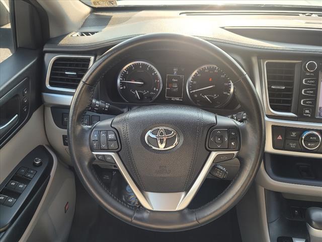 used 2015 Toyota Highlander car, priced at $25,990