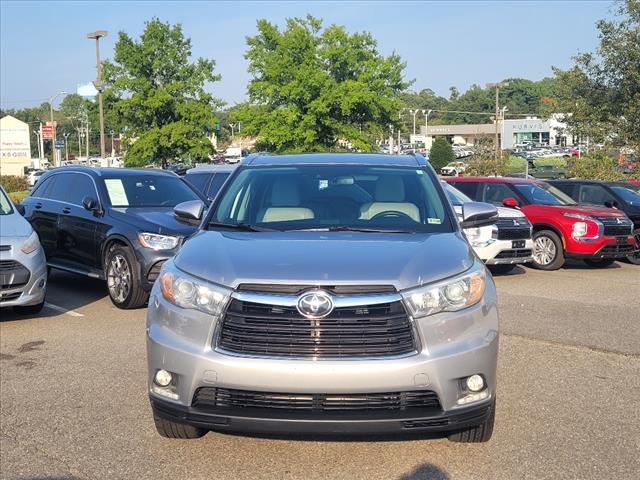 used 2015 Toyota Highlander car, priced at $25,990