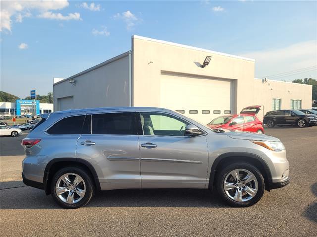 used 2015 Toyota Highlander car, priced at $25,990