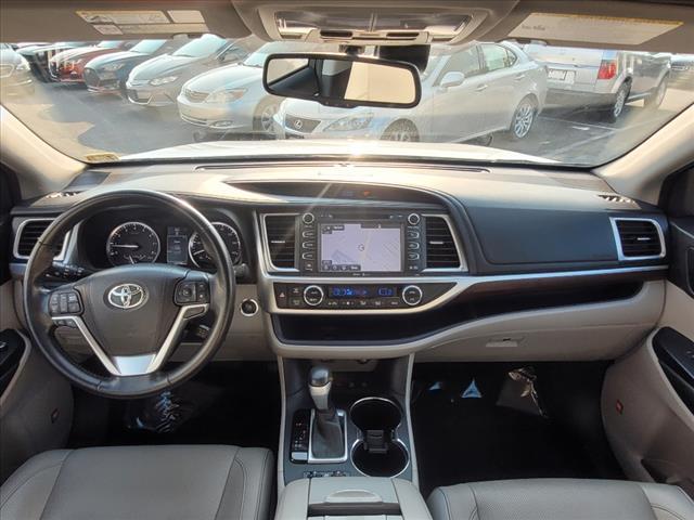 used 2015 Toyota Highlander car, priced at $25,990