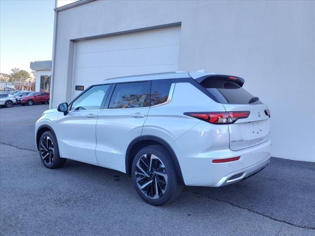 new 2024 Mitsubishi Outlander car, priced at $37,455