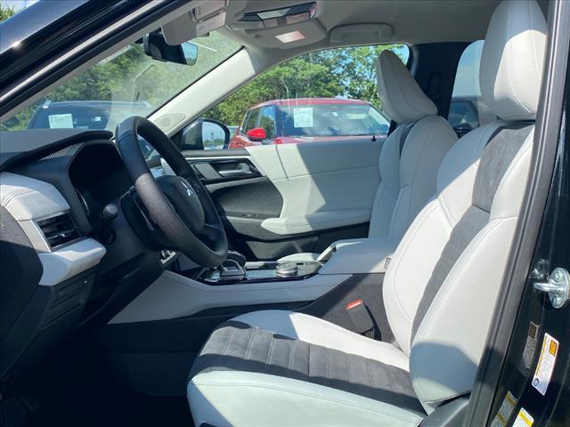 new 2025 Mitsubishi Outlander car, priced at $36,230