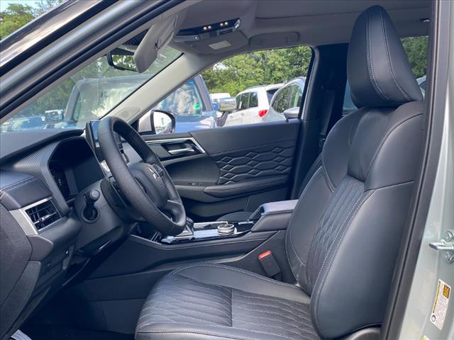 new 2025 Mitsubishi Outlander car, priced at $38,940