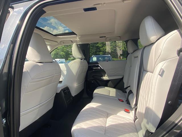 new 2025 Mitsubishi Outlander car, priced at $40,655