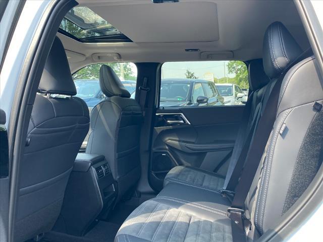 new 2025 Mitsubishi Outlander car, priced at $42,260