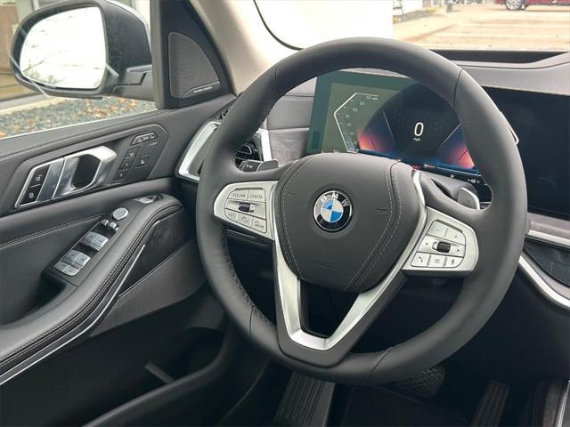 new 2025 BMW X7 car, priced at $95,300